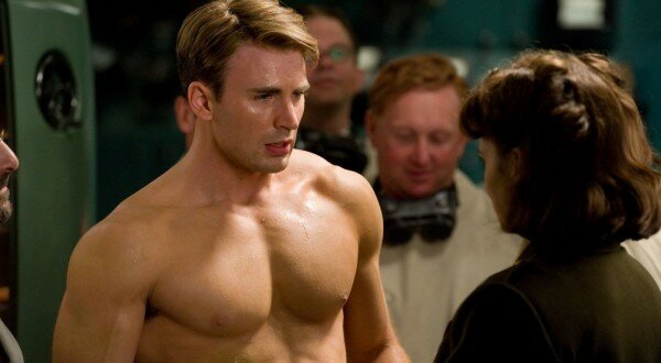 2011 captain america 0011 e1312120073140 600x330 Captain America: The First Avenger (Review)