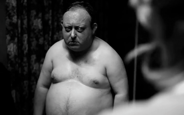 human centipede 2 photo martin 600x377 Human Centipede 2 photo Martin