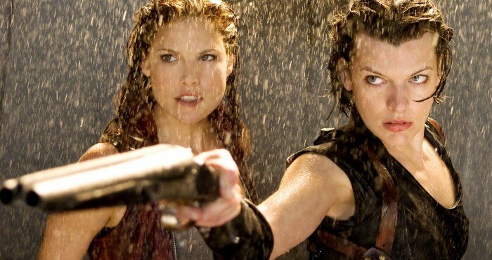 resident evil afterlife051 e1286882412350 700x371 Resident Evil: Afterlife (Review)